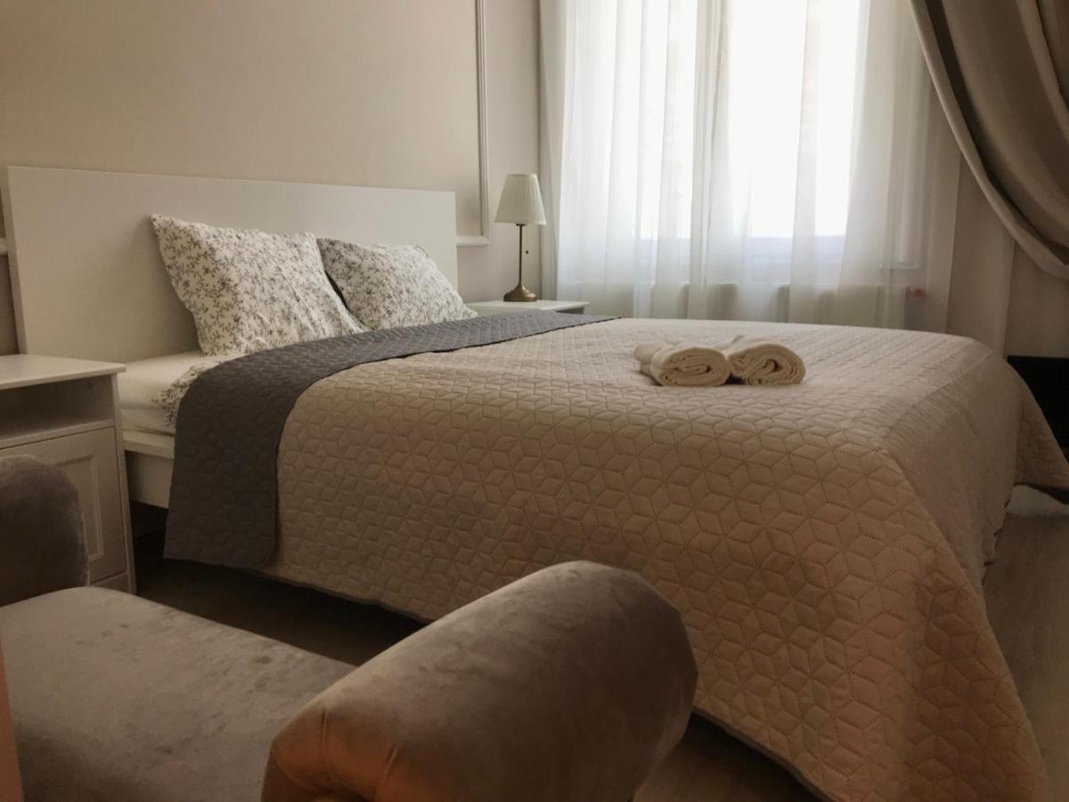 KaposvárHemnes2 Apartmanアパートメント エクステリア 写真