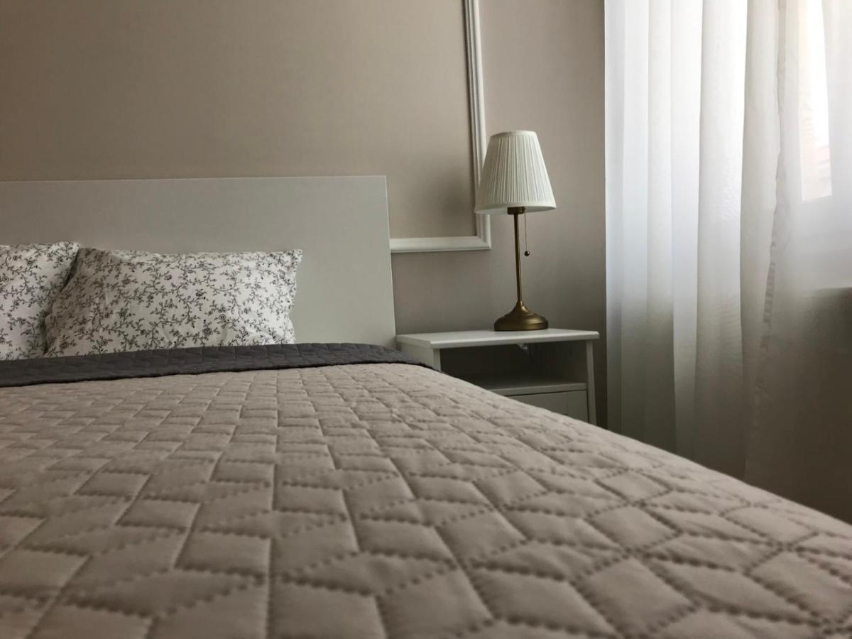 KaposvárHemnes2 Apartmanアパートメント エクステリア 写真