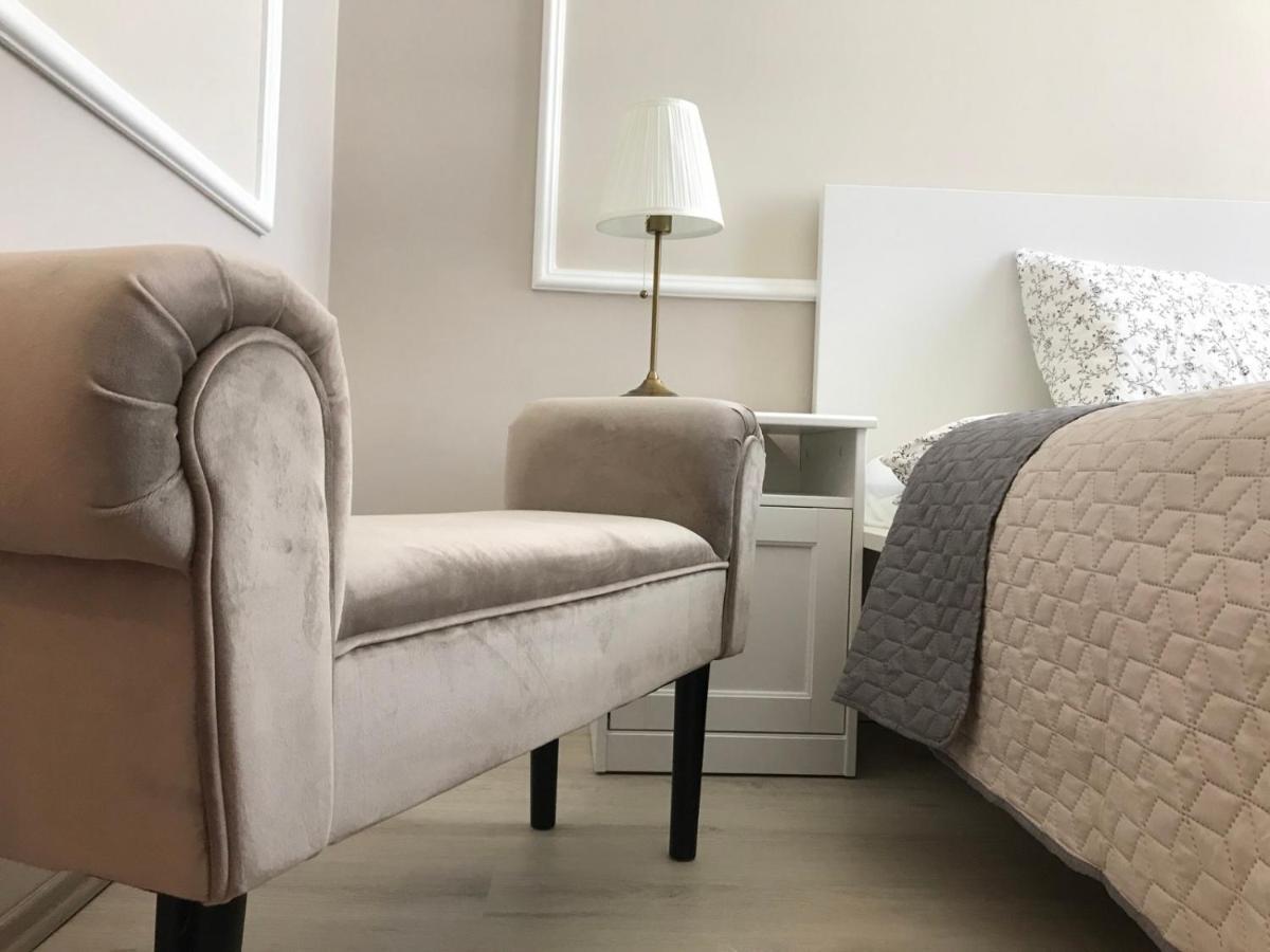 KaposvárHemnes2 Apartmanアパートメント エクステリア 写真